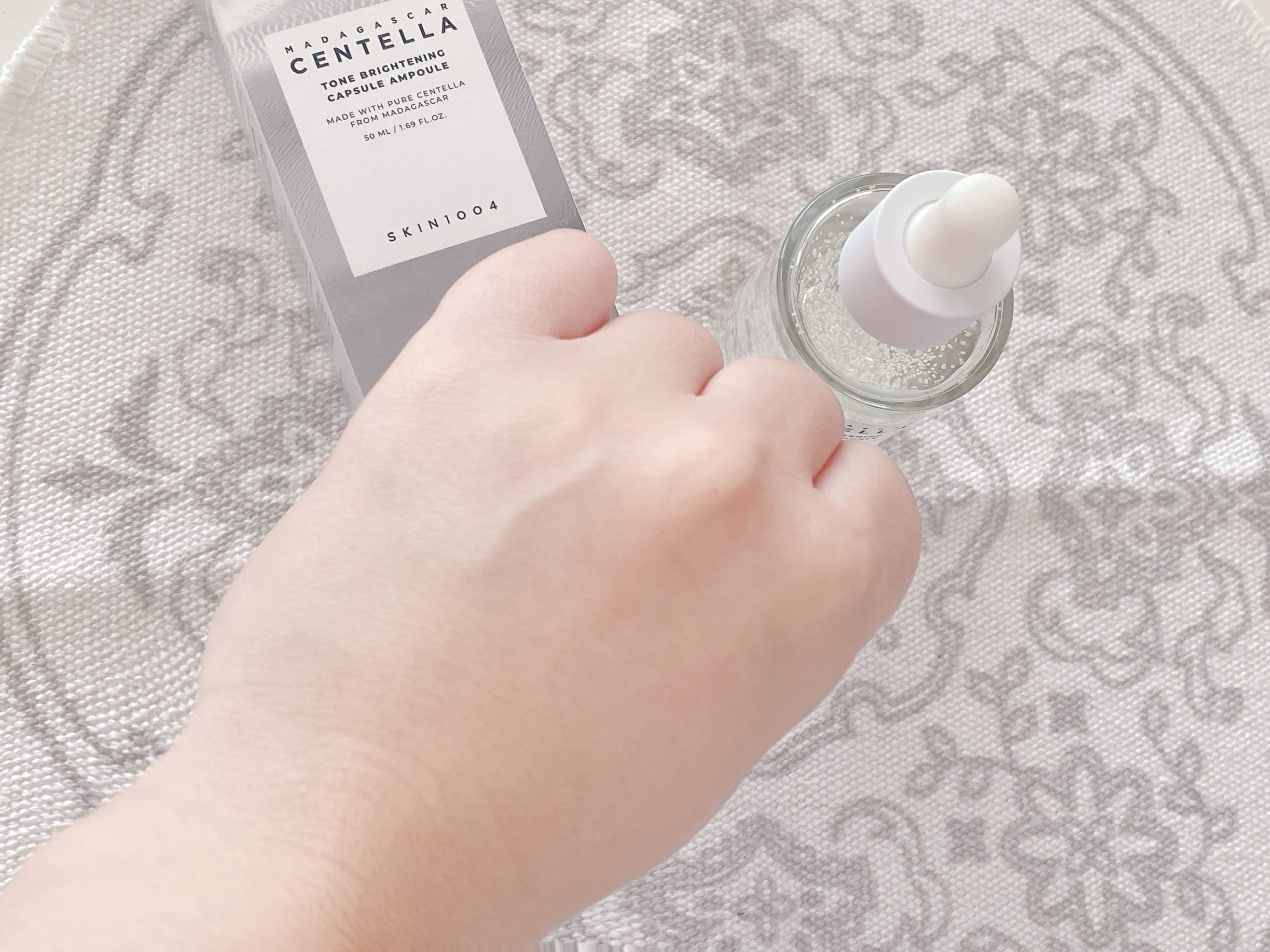 トーンブライトニング カプセルアンプル/SKIN1004/美容液を使ったクチコミ（3枚目）