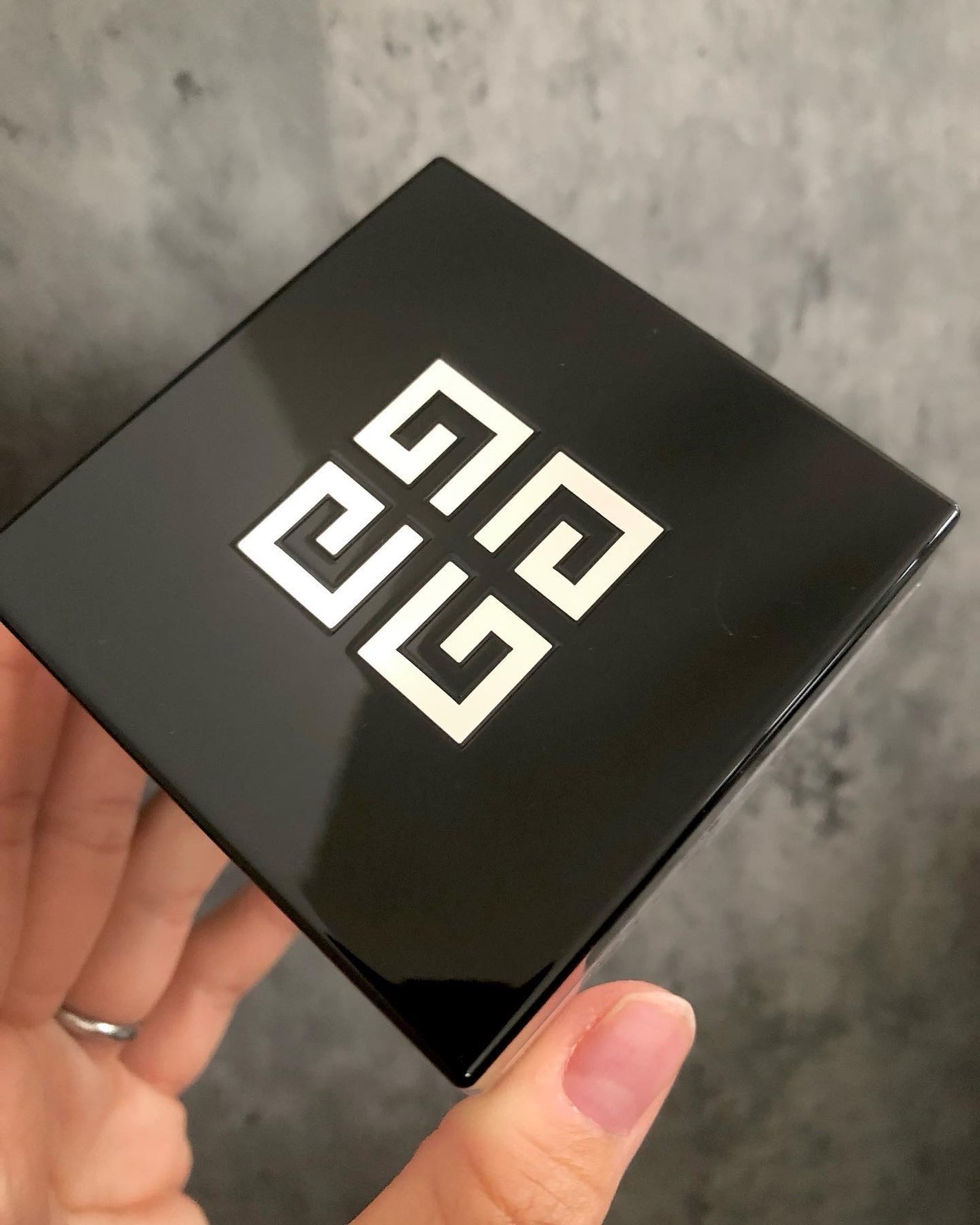 プリズム・リーブル/GIVENCHY/ルースパウダーを使ったクチコミ(2枚目)