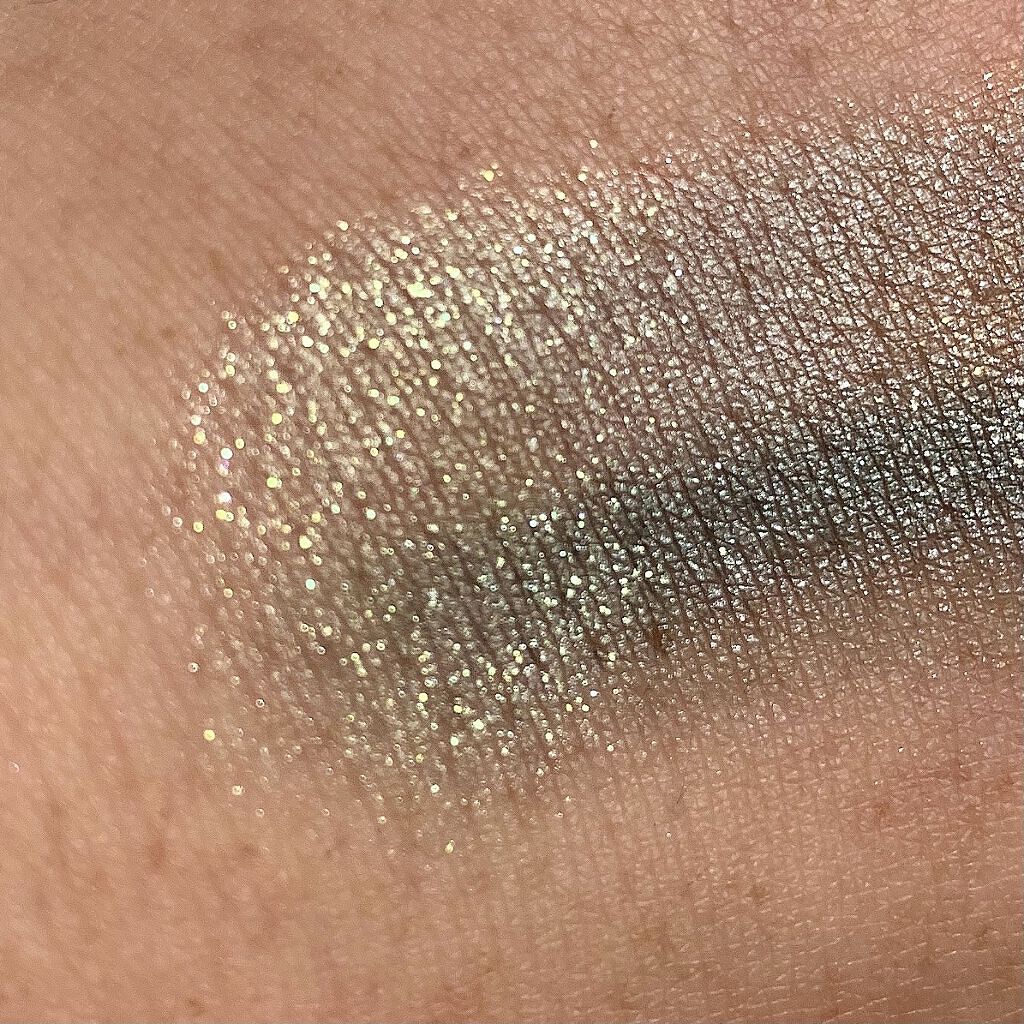 アディクション ザ アイシャドウ スパークル/ADDICTION/単色アイシャドウを使ったクチコミ（3枚目）