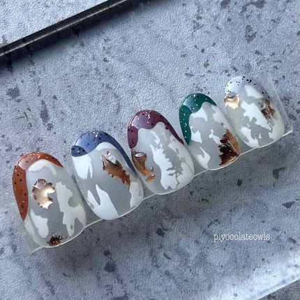 ぴよこれいと あうるす on LIPS 「ホワイトのホイル、とっても可愛い。白ホイル部分はマットに。ゴー..」(2枚目)