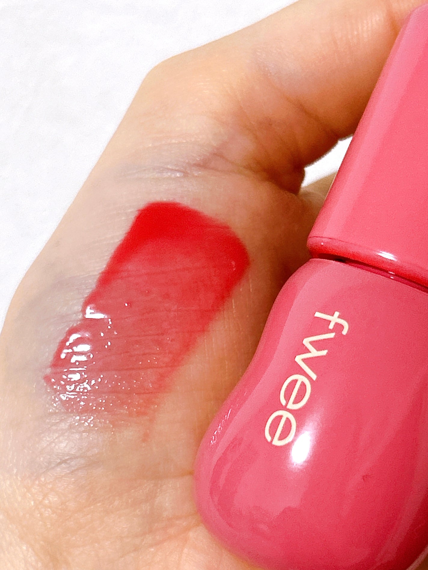 フィー 3Dボリューミンググロス/fwee/リップグロスを使ったクチコミ(3枚目)