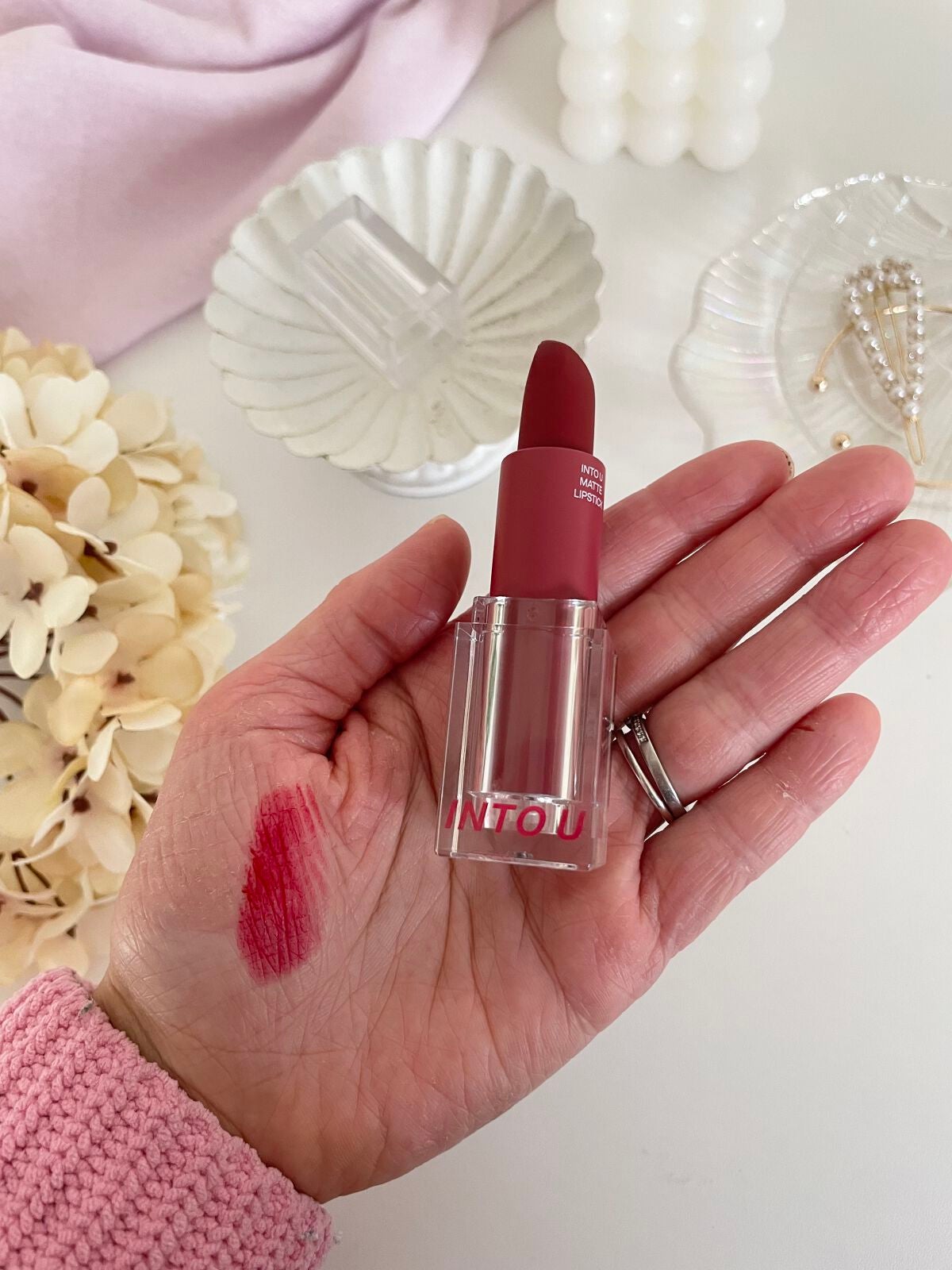 フェザーマットリップスティック/INTO U/口紅を使ったクチコミ(3枚目)