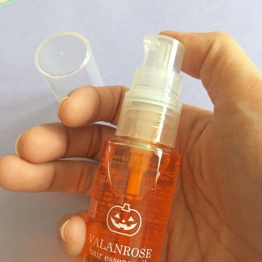 VALANROSE ヘアエッセンスオイル キャンディーミックスのクチコミ「ハロウィン限定のアウトバストリートメントヘアエッセンスオイル

うねりやくせ毛を矯正してく.....」（2枚目）