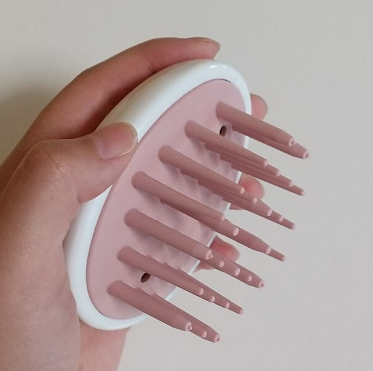 シャンプーマッサージャー/セリア/スカルプブラシを使ったクチコミ(4枚目)