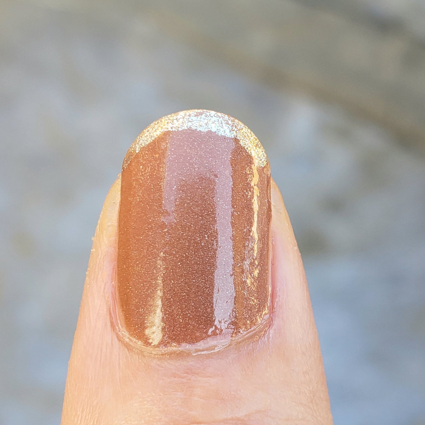 土木系おねいさん on LIPS 「今日のネイル💅こっくりとした濃いベージュにラメの細フレンチで、..」(3枚目)