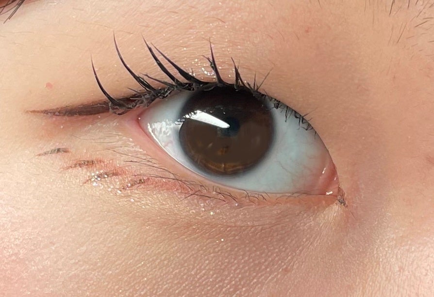 かりな on LIPS 「地雷切れ長メイク💄✨💕目を少し塗ってますが、裸眼です部分まつ毛..」(1枚目)