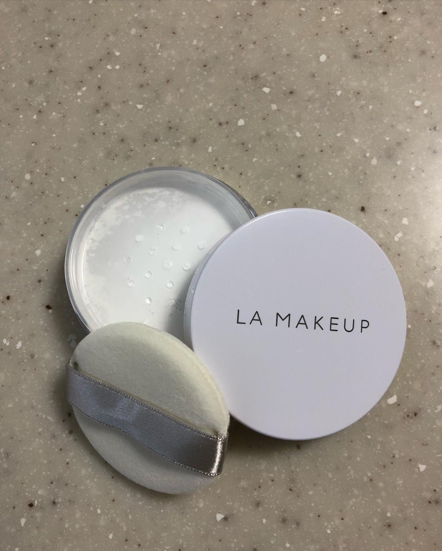 ゴッドパウダー/ラ・メイキャ/ルースパウダーを使ったクチコミ(4枚目)