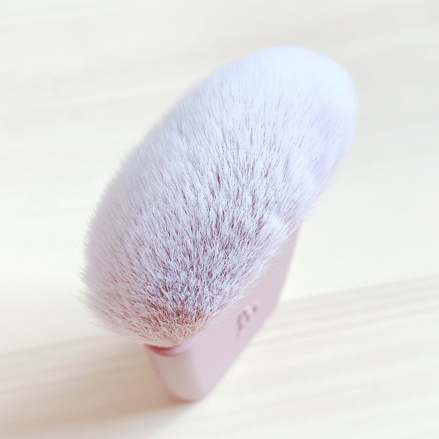 ラウンドファンブラシ201/amauve/メイクブラシを使ったクチコミ(4枚目)