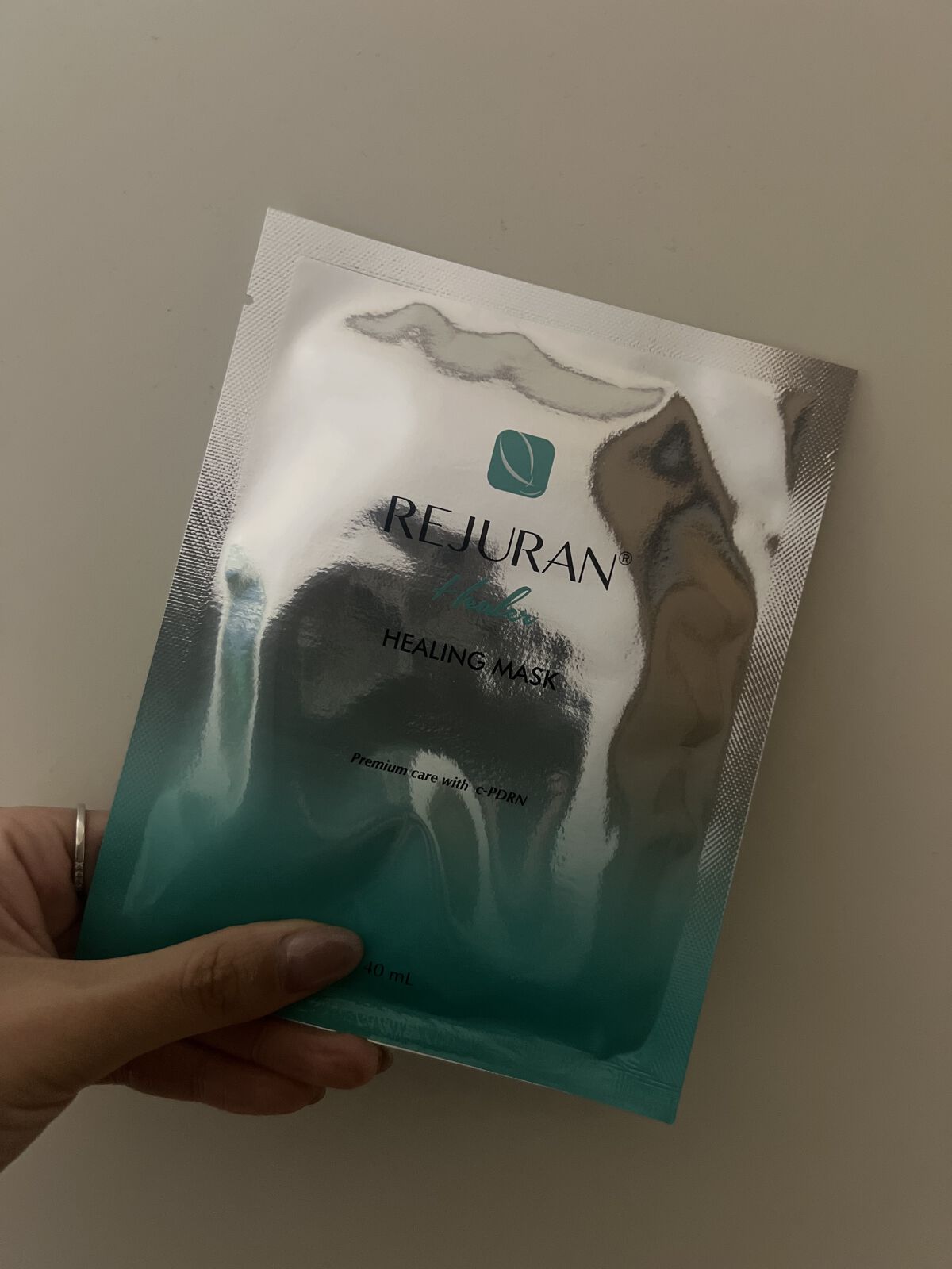 REJURAN モイスチャートリートメントマスク(23ml×5枚入り)/REJURAN COSMETICS/シートマスク・パックを使ったクチコミ（1枚目）