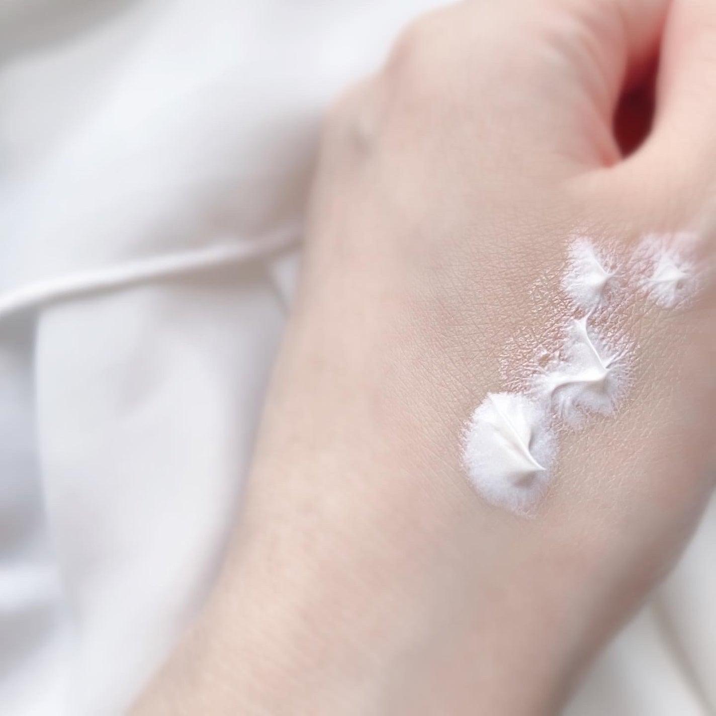 ごめんね素肌 クマらないアイクリーム/クリアターン/アイケア・アイクリームを使ったクチコミ(4枚目)