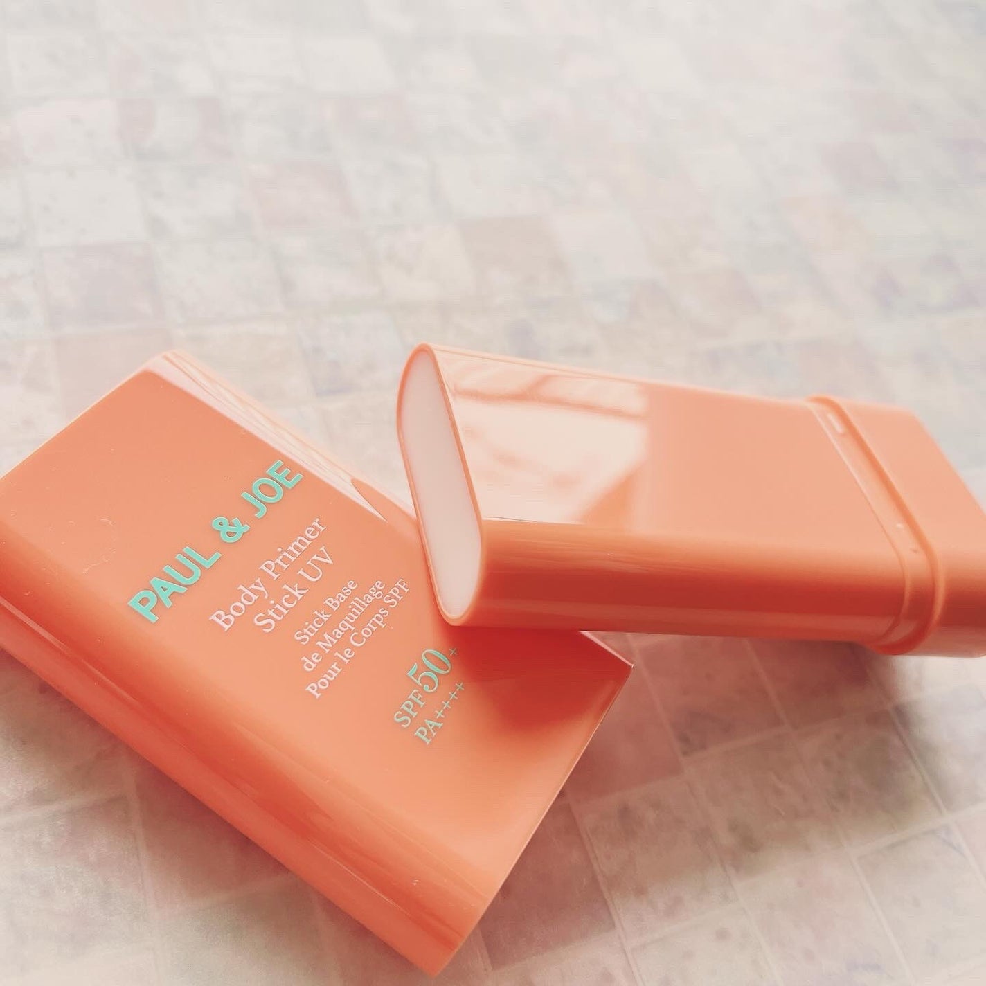 ボディ プライマー スティック UV/PAUL & JOE BEAUTE/日焼け止めスティックを使ったクチコミ(2枚目)