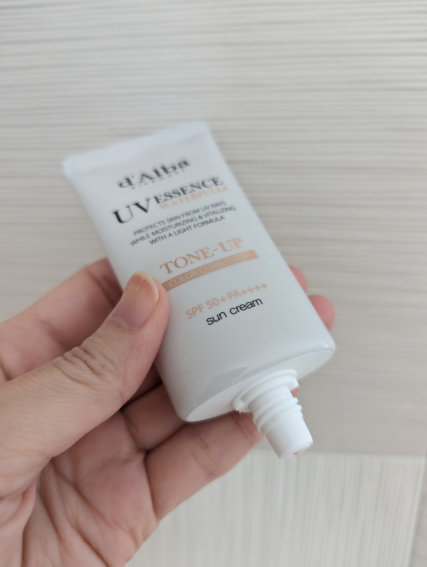 ウォータフルトーンアップサンクリーム/ダルバ/日焼け止めクリームを使ったクチコミ(2枚目)