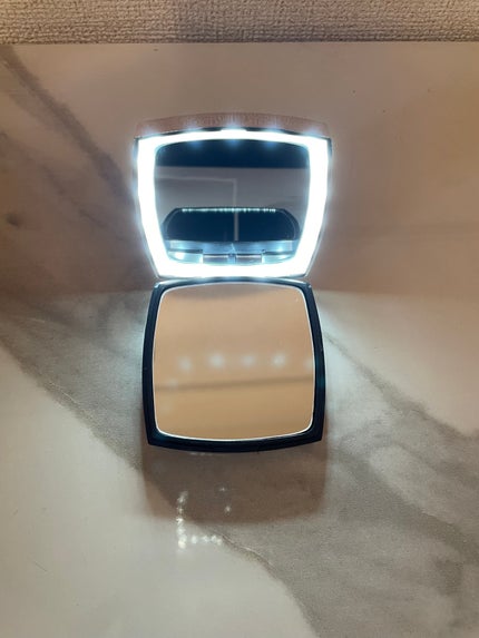 ブロンシュLEDコンパクトミラー/フランフラン/その他化粧小物を使ったクチコミ(3枚目)