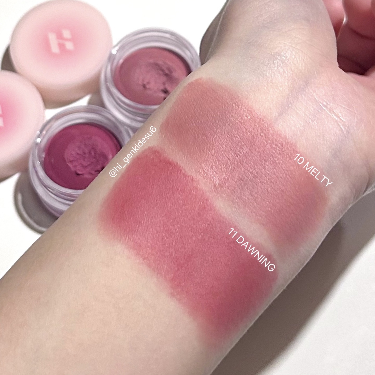 フィー フィンガーライク シリコン リップブラシ/fwee/メイクブラシを使ったクチコミ（3枚目）