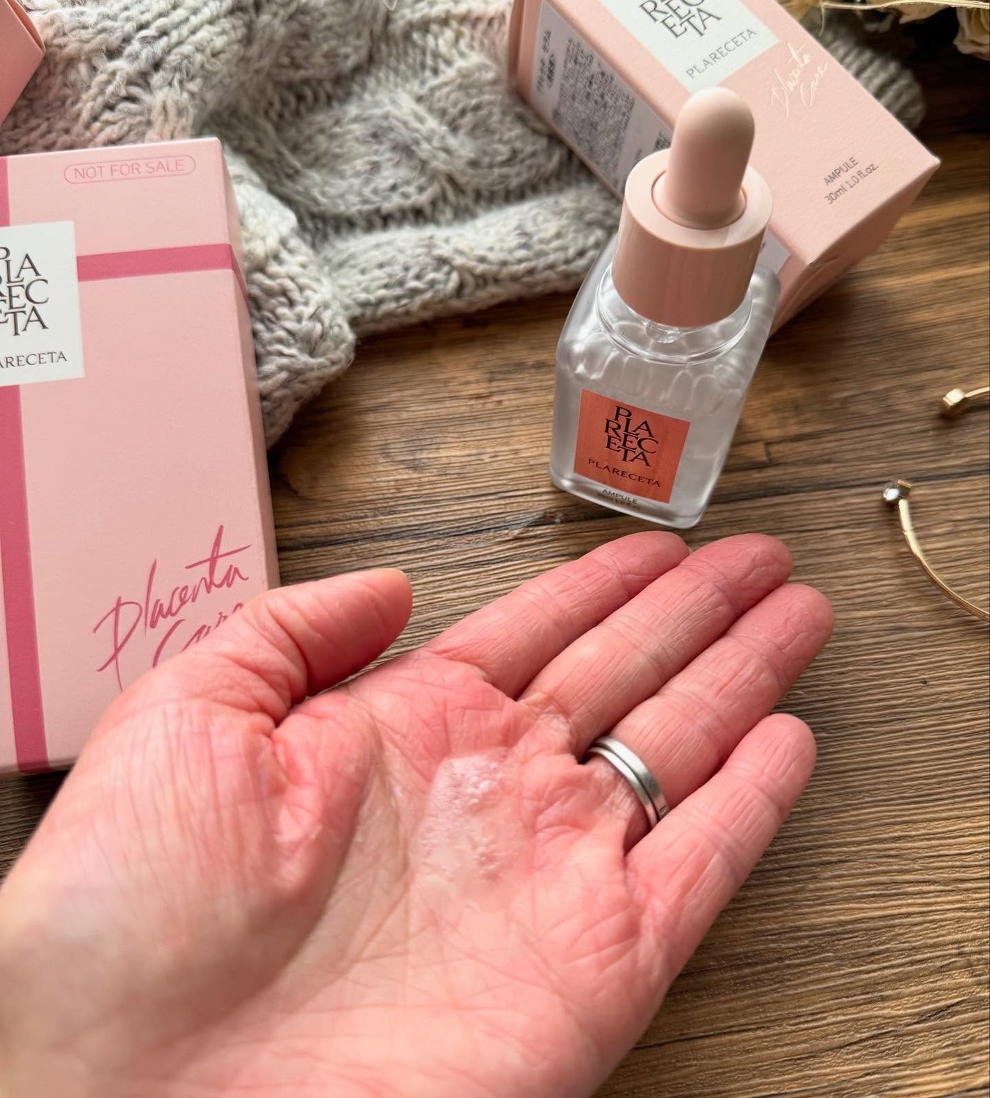 arisya08 on LIPS 「BONNY&Jプラレセタセラム高濃縮水分セラムでしっかり保湿🩷..」(4枚目)