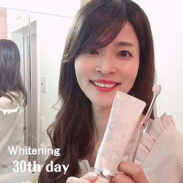＼30日間試してみたよ／

@whiteessence_official 様の

貼って磨くホワイトニング30日間をお試しさせて頂き

ついに30日が経ちました🥰

良かったです💕
歯がシミる感じもなく