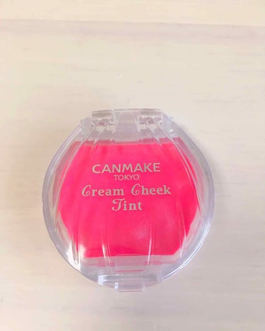 今回紹介するのは、

《CANMAKE》

クリームチークティント 01   です!!

この商品は、
可愛すぎて一目惚れで
買っちゃいましたね😽💗

-------------------------