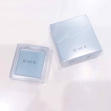 自分のメモ用にはじめてみました。


◎RMK グロージェル 02 ブルー

ふと立ち寄ったお店で、手の甲につけてみたところブルーラメが可愛すぎて即購入、、、

ラメ自体が綺麗なブルーで、チラチラ輝いて