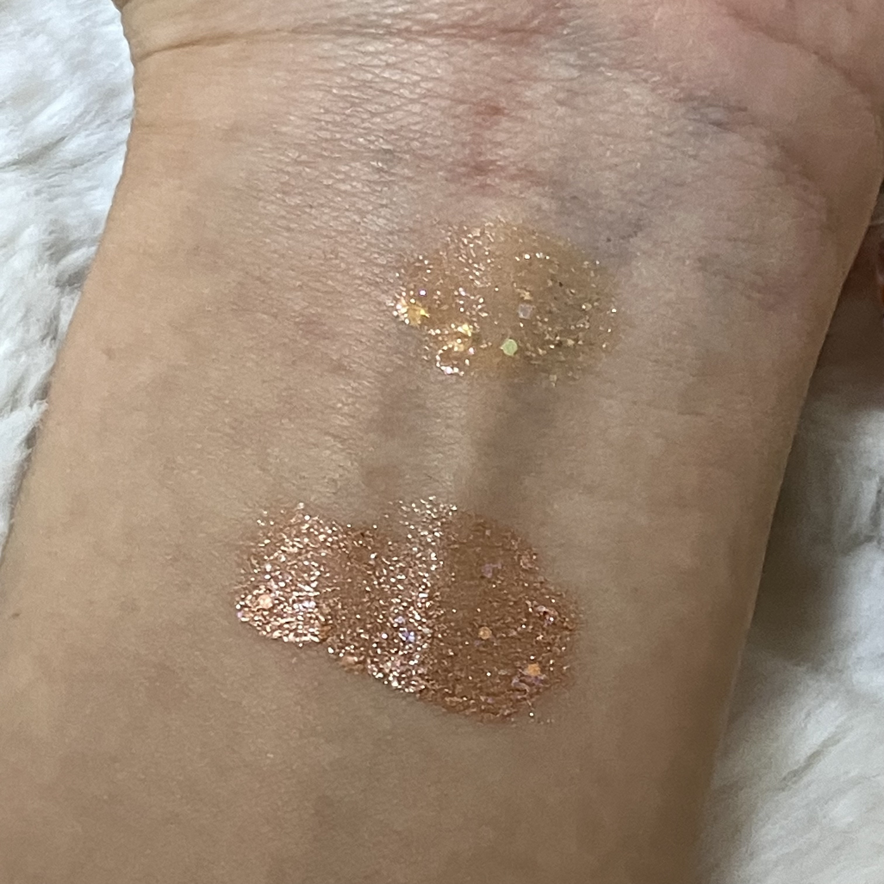 シュガー トゥインクル リキッド グリッター/PERIPERA/グリッターを使ったクチコミ（2枚目）