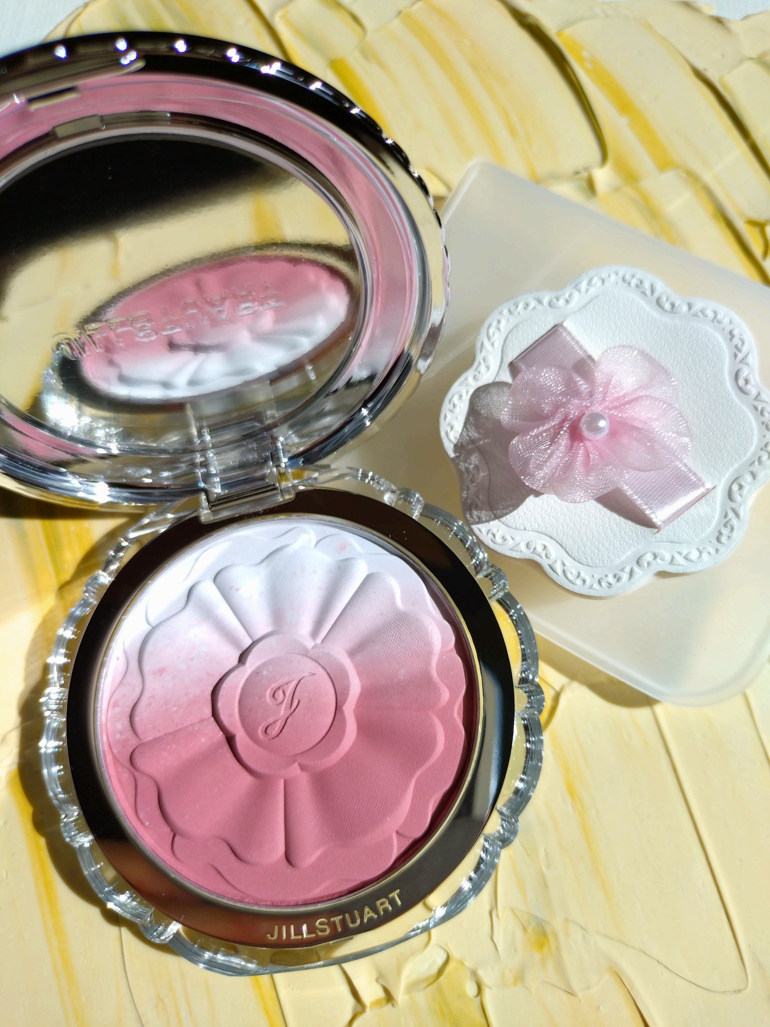 🌹JILL STUART パステルペタル ブラッシュ 101 bluerose wish🌹
💐JILL STUART　フラワークチュール メイクアップパフ💐

イセタンメイクアップパーティにて先行販売していたパステルペタル ブラッシ