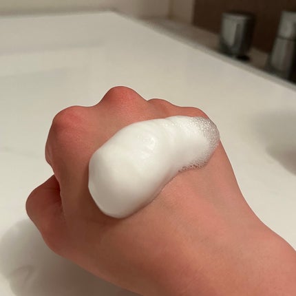 ビオレ メイクも落とせる洗顔料 うるうる密着泡のクチコミ「泡で出てきて楽々クレンジング🛀🧼
────────────
🪄ビオレ メイクも落とせる洗.....」(3枚目)