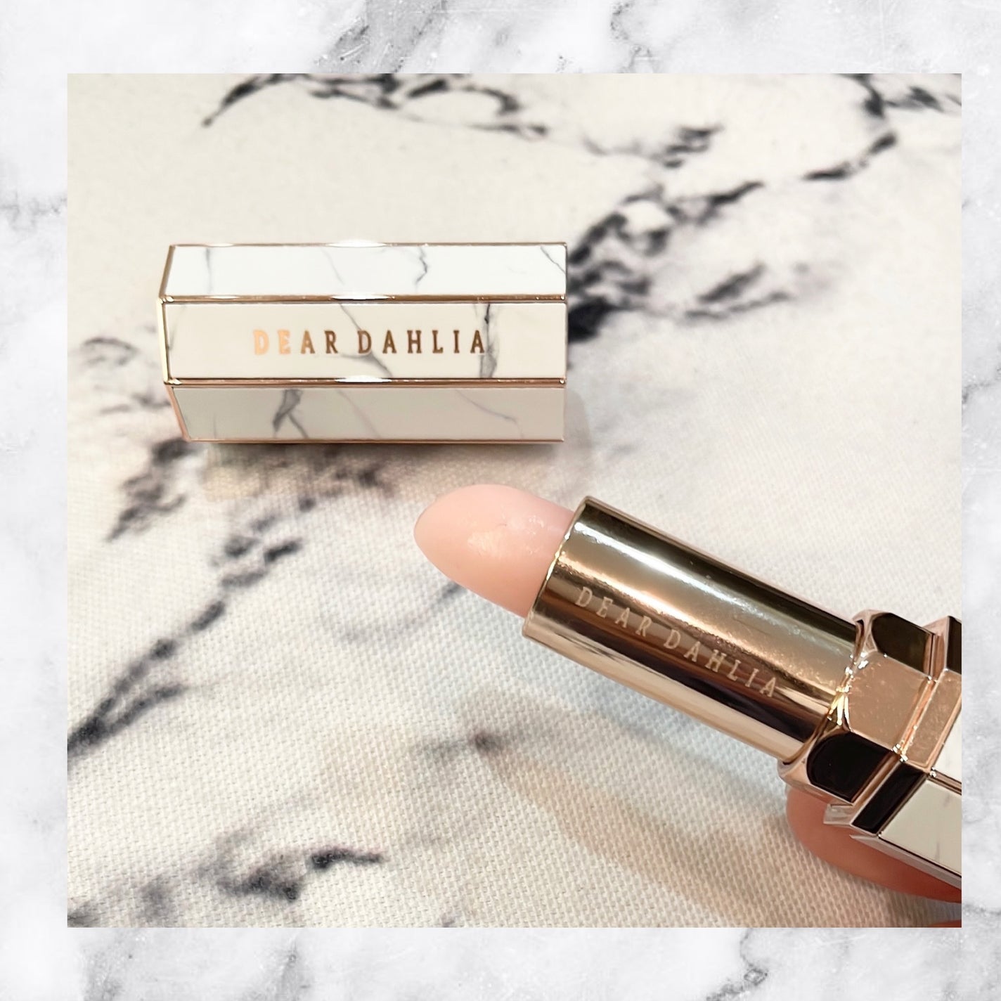 M on LIPS 「DEARDAHLIAのリップ。大理石の様なマーブル模様が可愛く..」(1枚目)