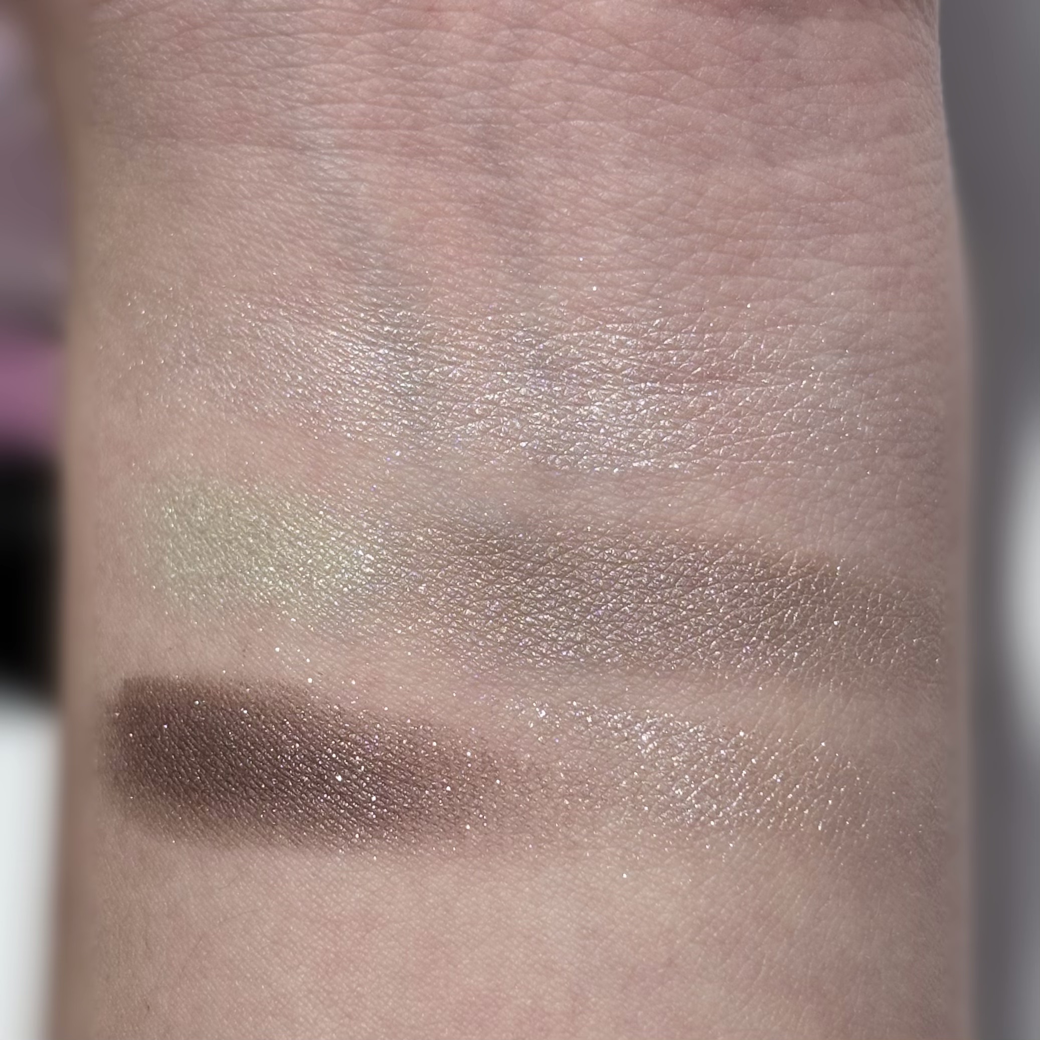 ワンダー スウィート アイシャドウ 010 さわやか垢抜けグリーン バニラミントショコラ〈限定〉/リンメル ロンドン/アイシャドウパレットを使ったクチコミ（2枚目）