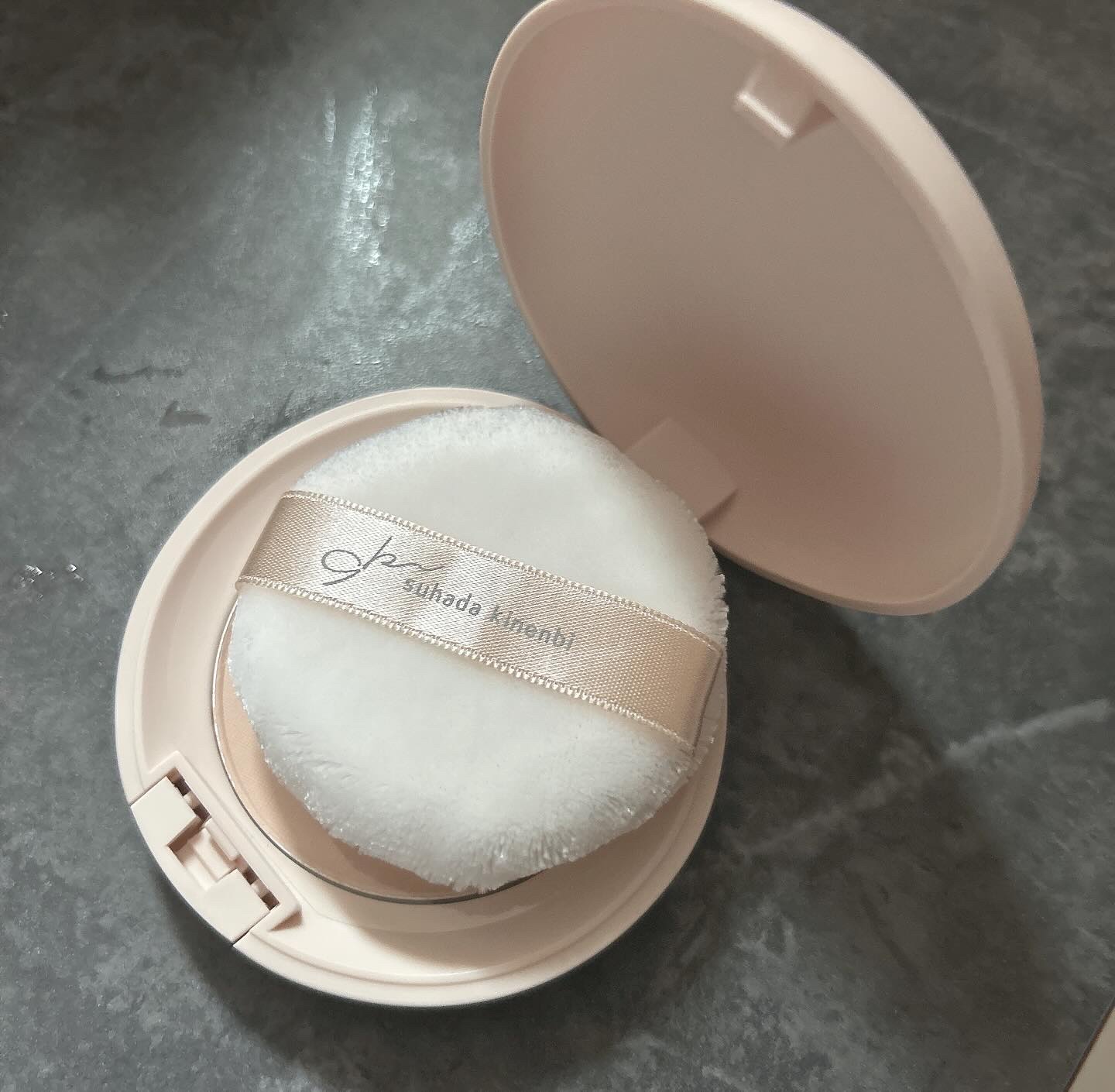 サナ　素肌記念日 スキンケアパウダー N 01 ヌードベージュ/素肌記念日/プレストパウダーを使ったクチコミ（2枚目）