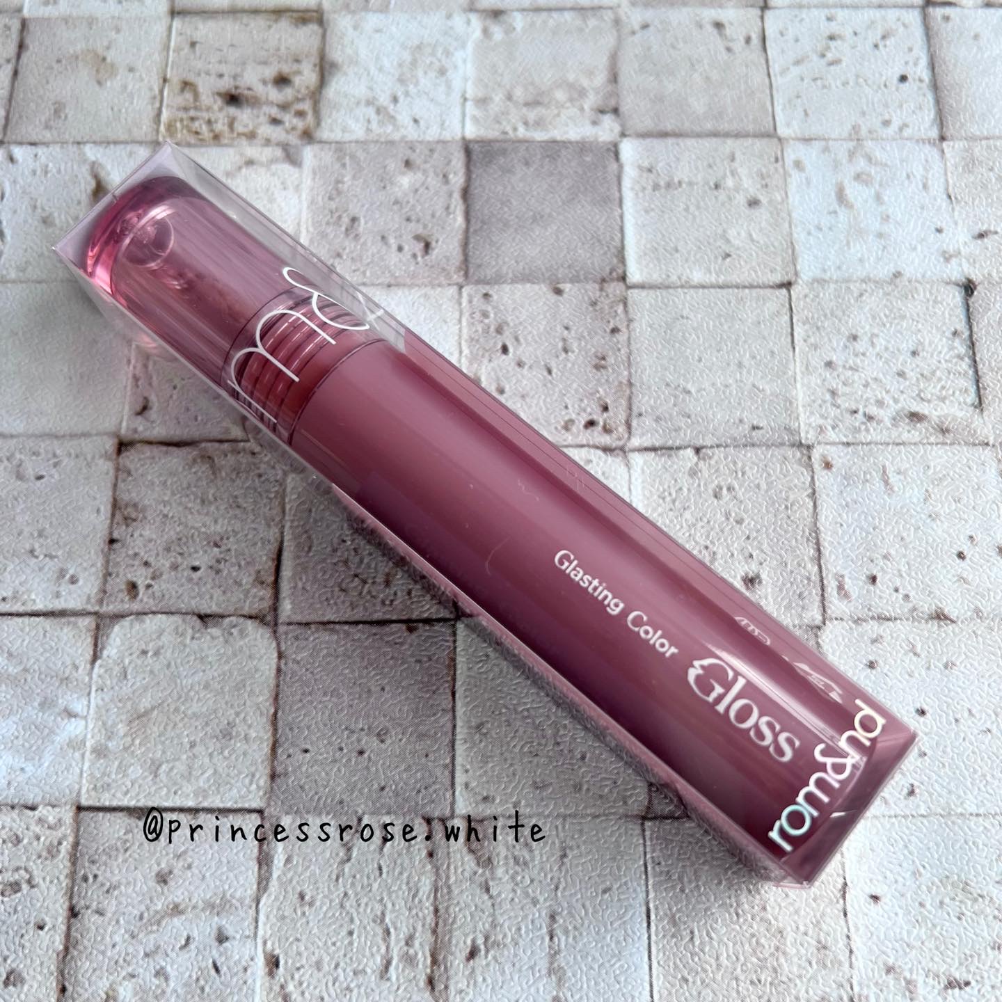 グラスティングカラーグロス/rom&nd/リップグロスを使ったクチコミ（2枚目）