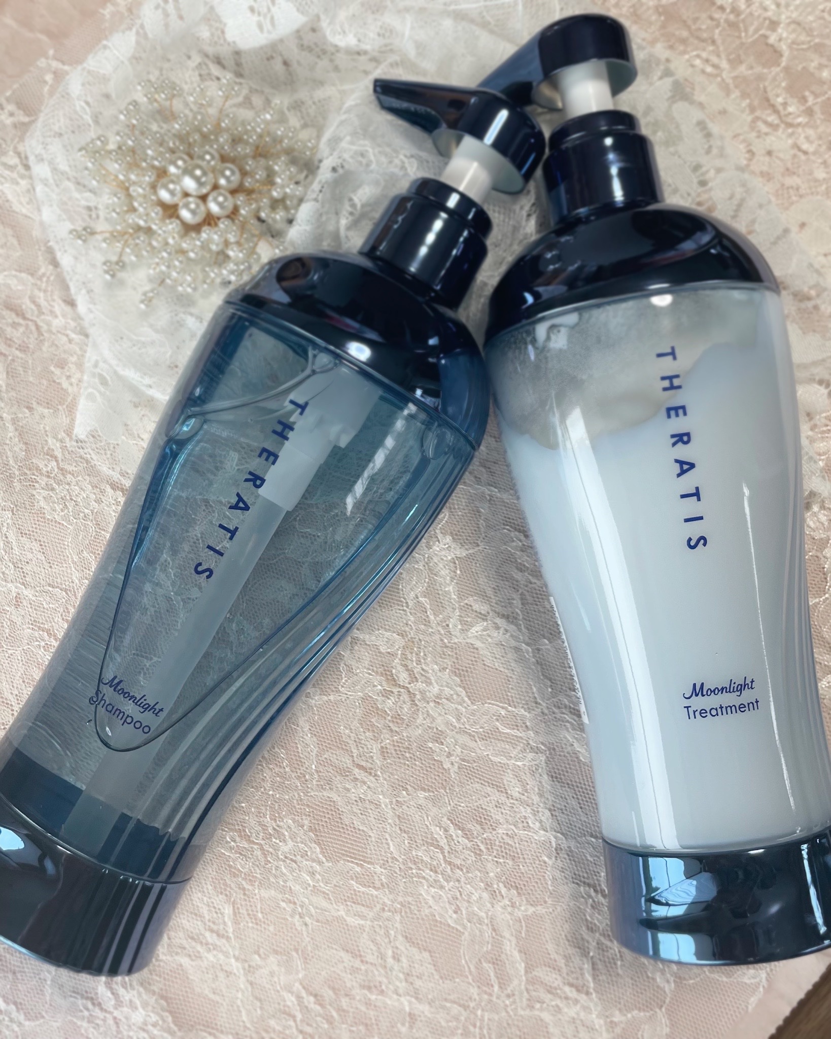 私のお気に入りヘアケアシリーズでお馴染みのTHERATIS🌸
そんなTHERATISから新しいシリーズが出ていたので、さっそくお試ししてみました🙌✨
今回のこちらのシリーズは、寝ている間に美容成分が染み込み、地肌からうねりを補修してくれ