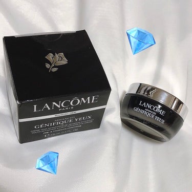 LANCOME　ジェニフィック アドバンスト アイクリーム

美容液や化粧水で有名なLANCOMEのジェニフィックシリーズから出ているアイクリームです。
見た目は柔らかめに見えますが、伸ばすとこっくりし