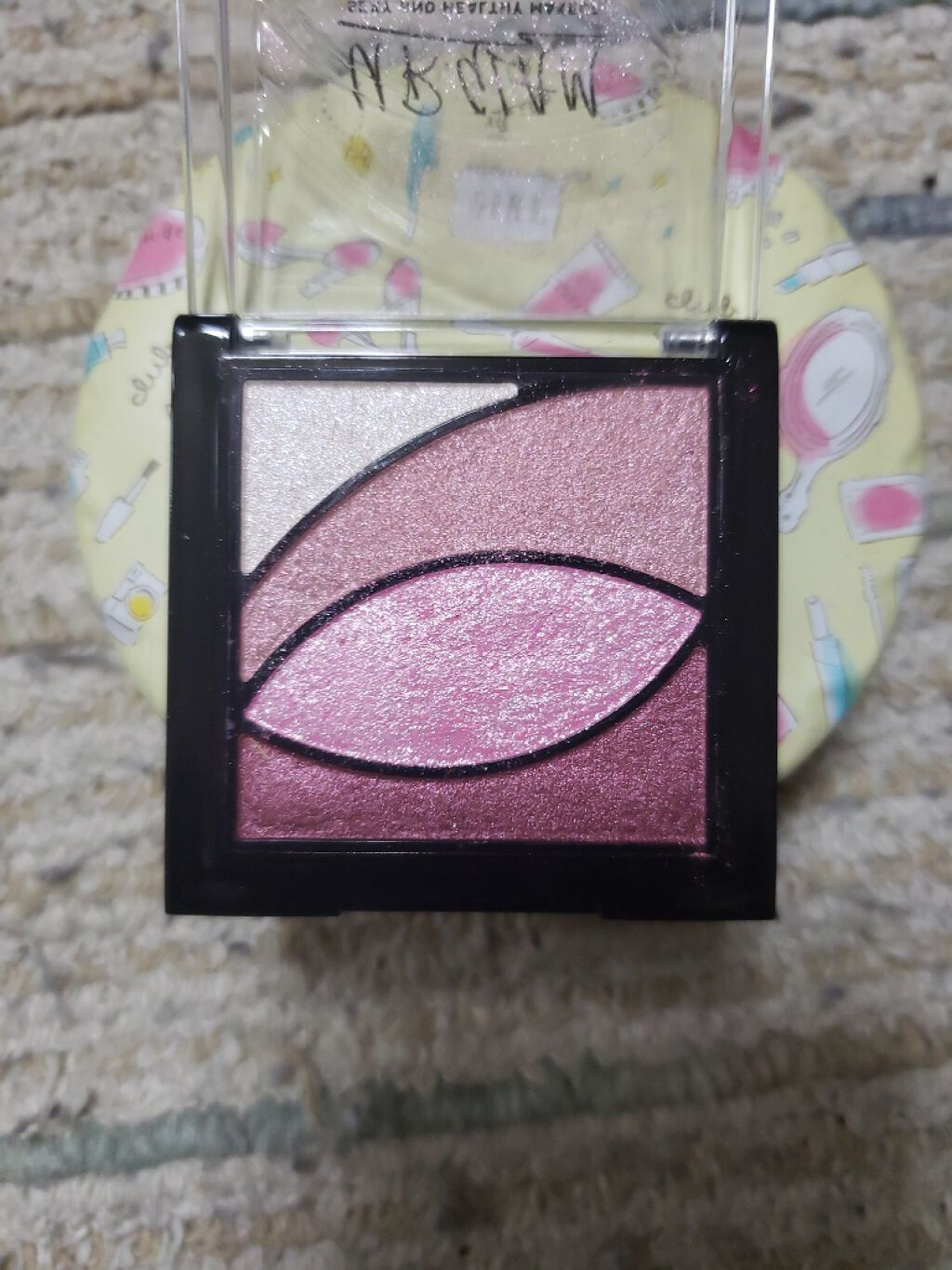 UR GLAM　VELVET EYE COLOR PALETTE/U R GLAM/アイシャドウパレットを使ったクチコミ（2枚目）