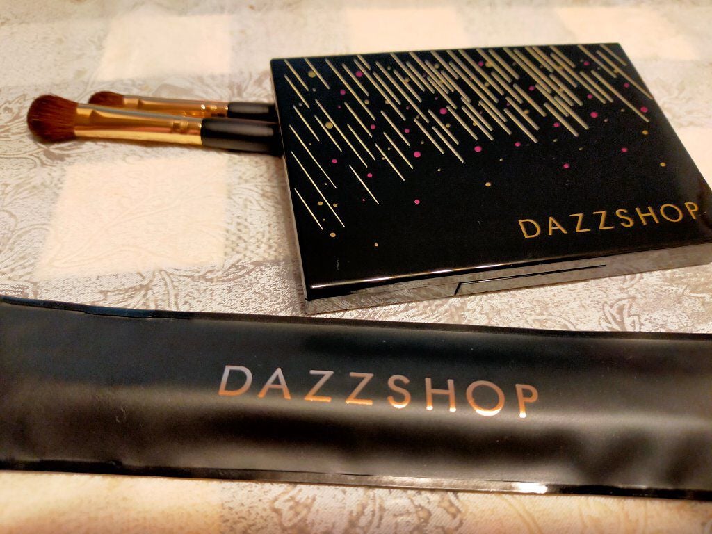 2021 HOLIDAY COLLECTION HOLIDAY EYESHADOW PALETTE/DAZZSHOP/アイシャドウパレットを使ったクチコミ(2枚目)