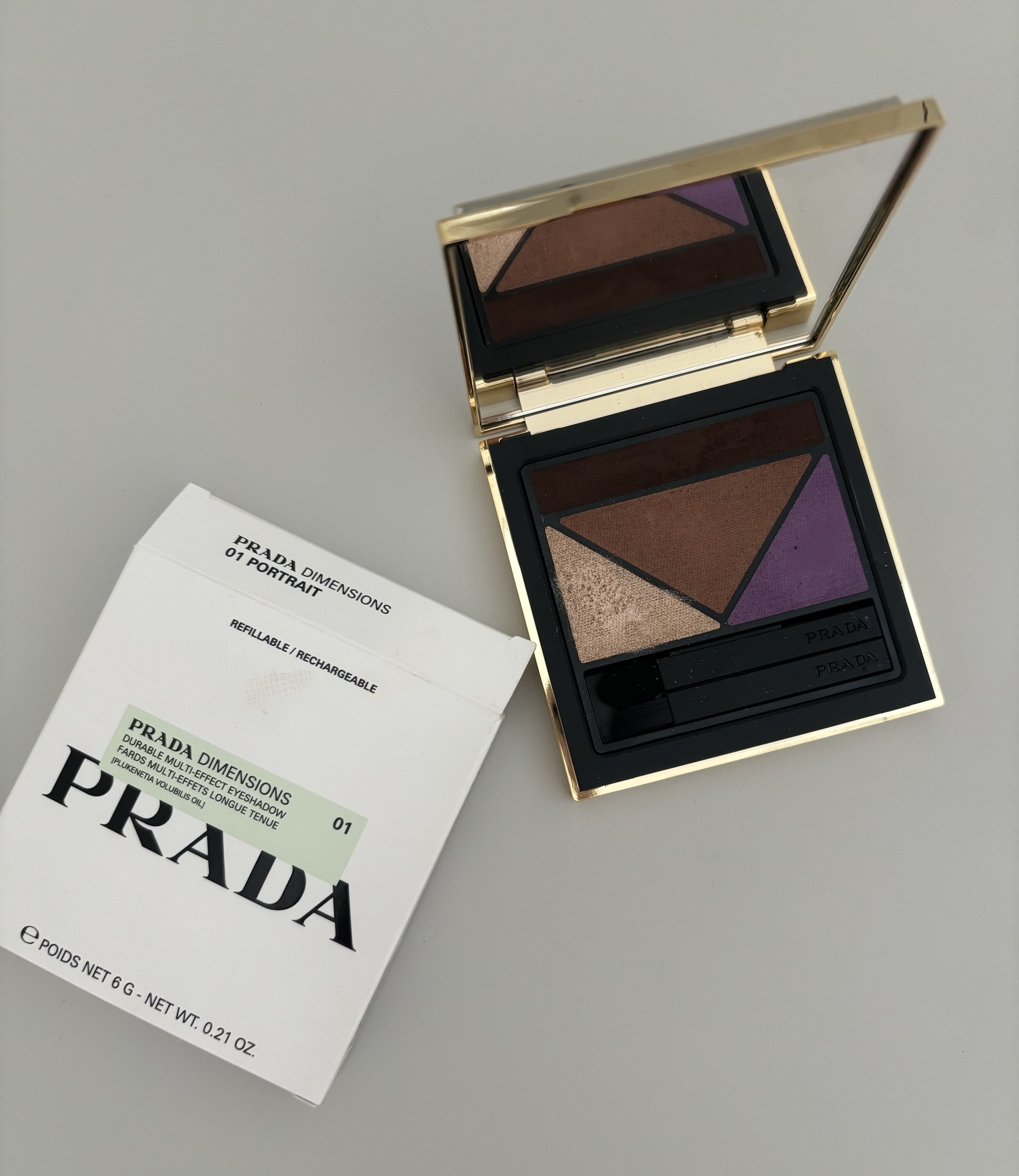 ダイメンションズ マルチエフェクト アイシャドウ 01 ポートレート/PRADA BEAUTY/アイシャドウパレットを使ったクチコミ（1枚目）