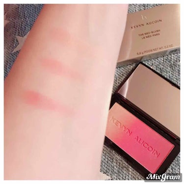 THE NEO-BLUSH  LE NEO-FARD/Kevyn Aucoin/パウダーチークを使ったクチコミ（3枚目）