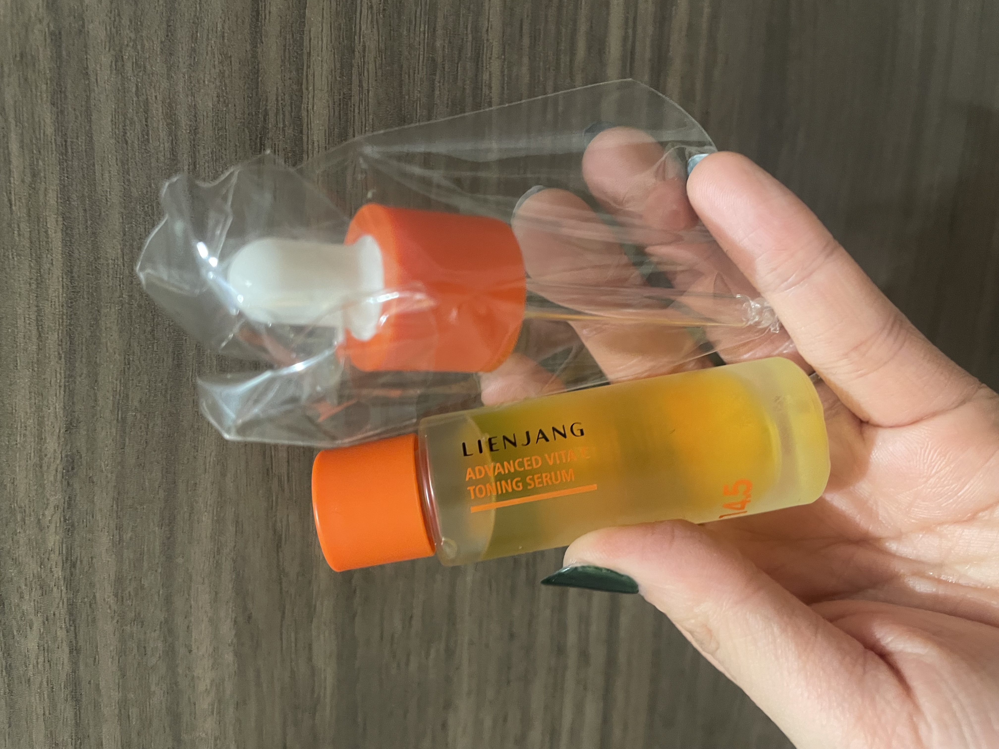 アドバンスド ビタC トーニング セラム14.5/リエンジャン/美容液を使ったクチコミ（2枚目）