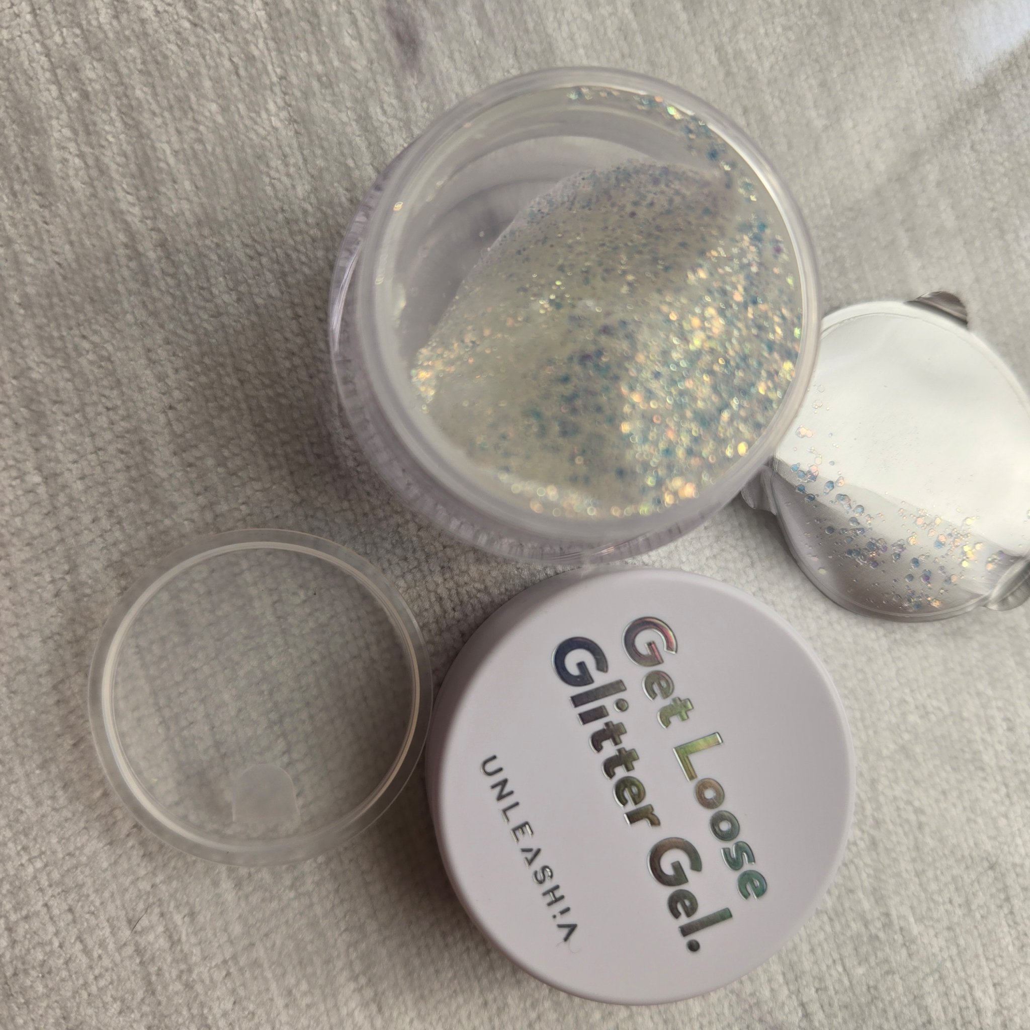 ゲットルーズグリッタージェル N°3ゴールドオブセッサ/unleashia/グリッターを使ったクチコミ（3枚目）