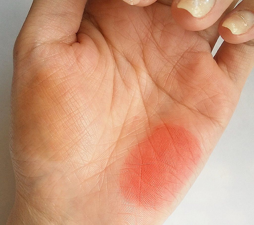 ロングラスティンググロウティント Checkmate/MELALOWE/リップティントを使ったクチコミ（3枚目）