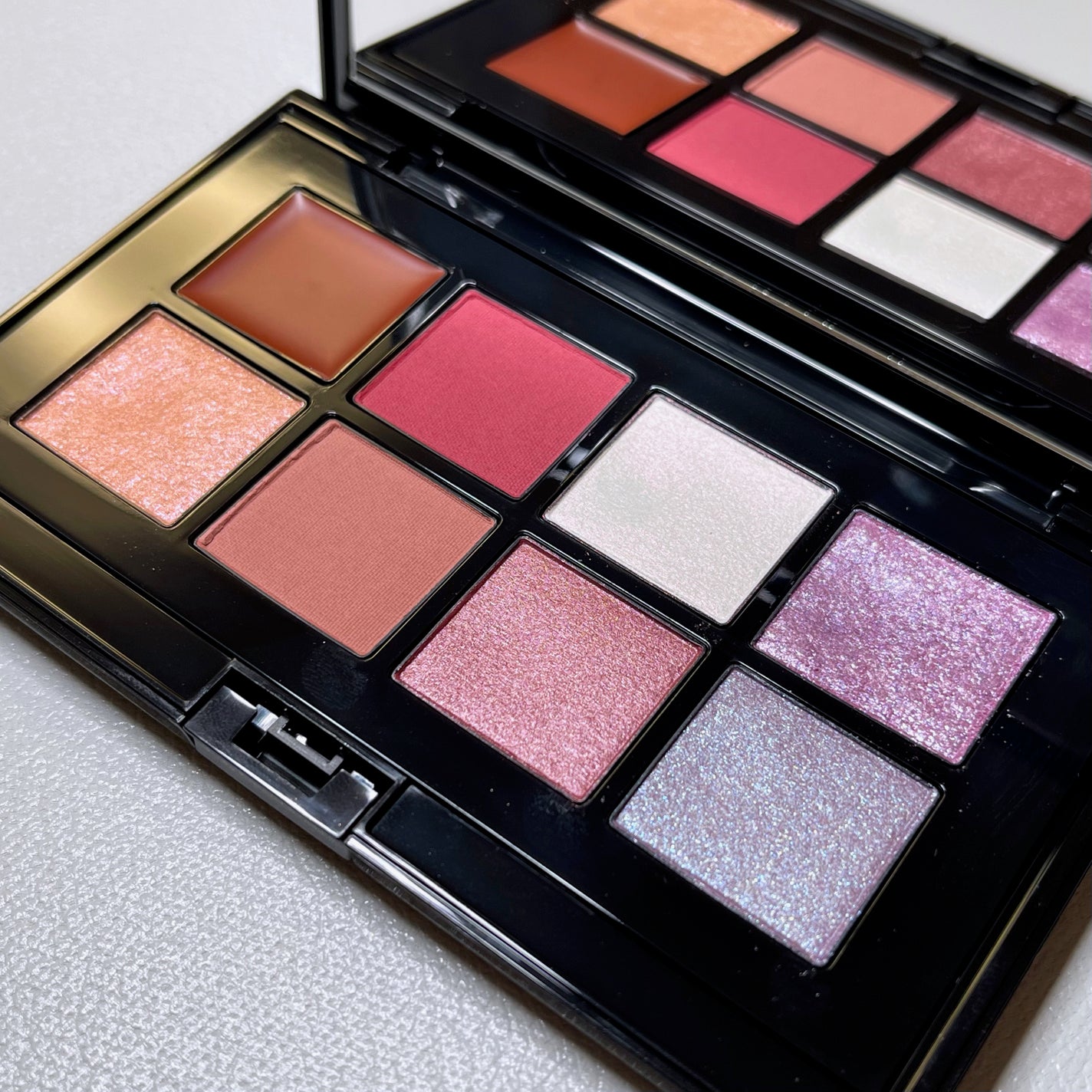 コンパクトアディクション “エターナル イン ピンク”/ADDICTION/アイシャドウパレットを使ったクチコミ(2枚目)