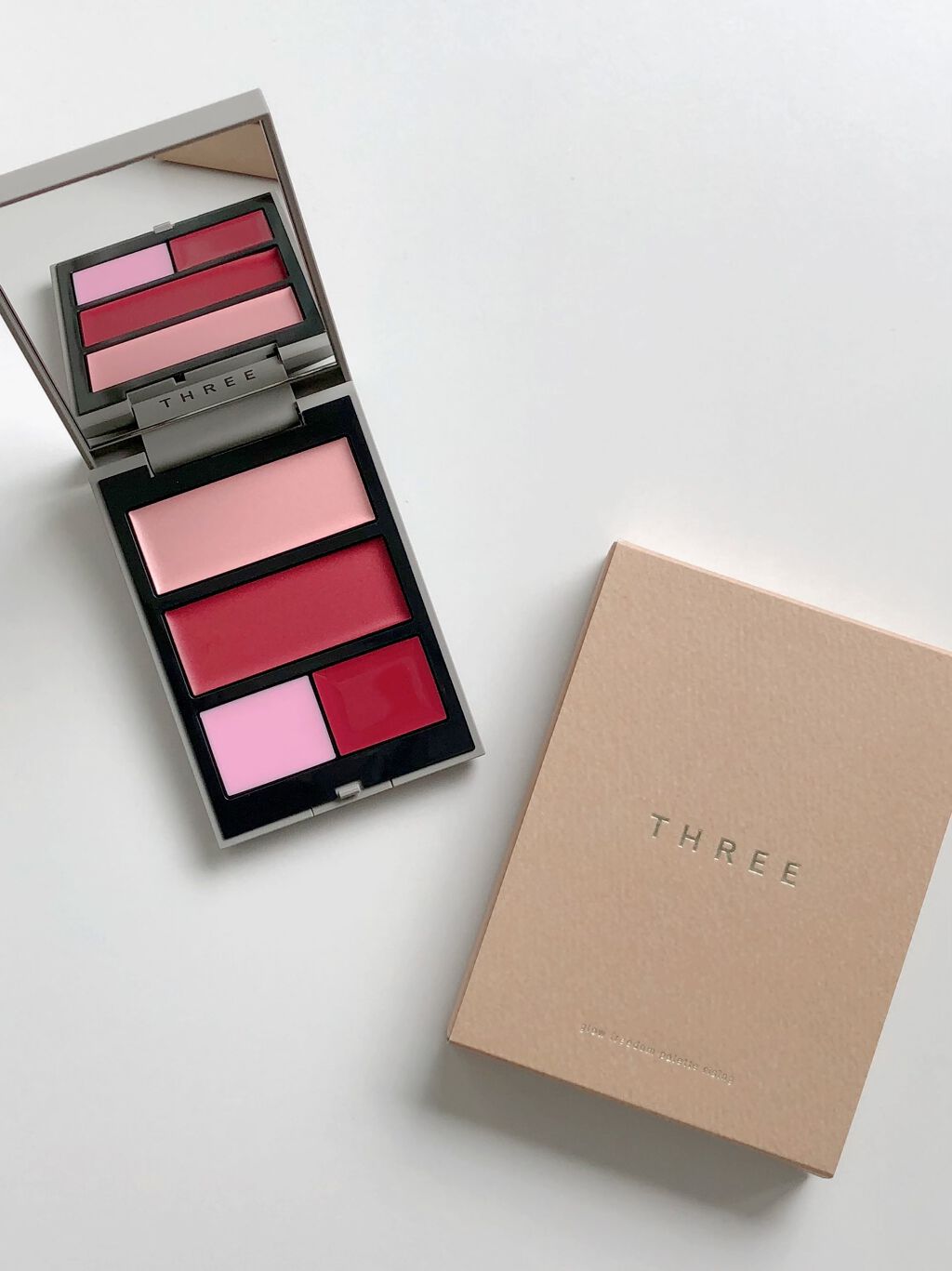 グローフリーダムパレットライジング X01 MISTY MOOD/THREE/クリームハイライトを使ったクチコミ（1枚目）