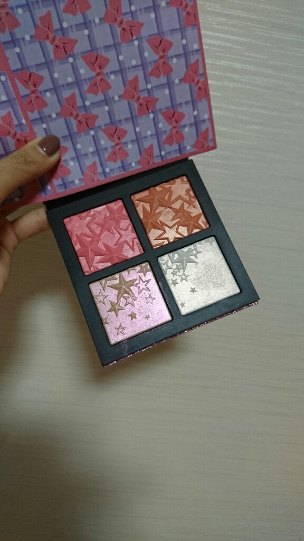 hiroka on LIPS 「パケは、本当はもっとピンクですが、照明の加減ですいませんm(_..」(2枚目)