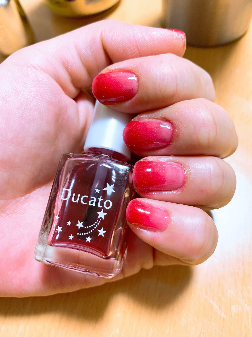 グロッシーネイルカラー A 03 ローズバーガンディ/デュカート/マニキュアを使ったクチコミ（1枚目）