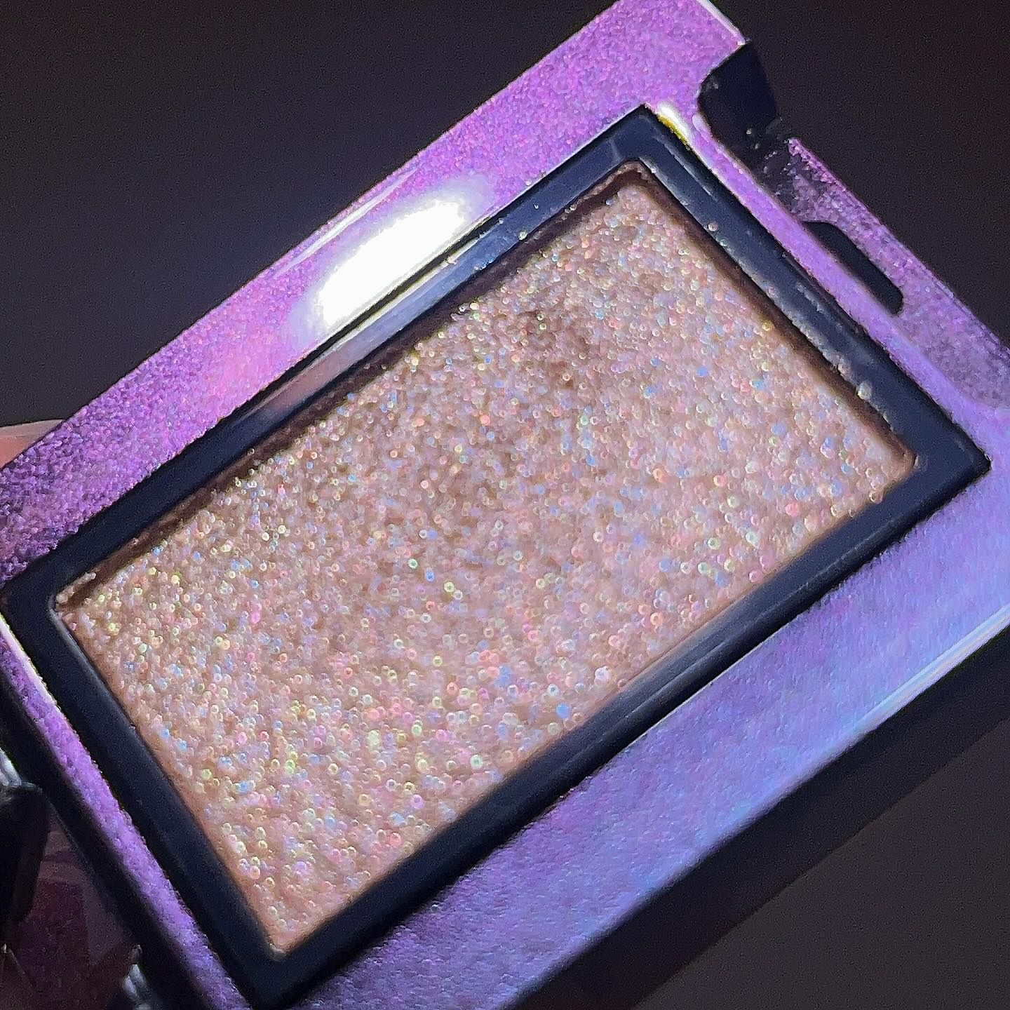 ヴァティック アイズ 27 コスモスライツ（限定パッケージ）/Celvoke/単色アイシャドウを使ったクチコミ（1枚目）