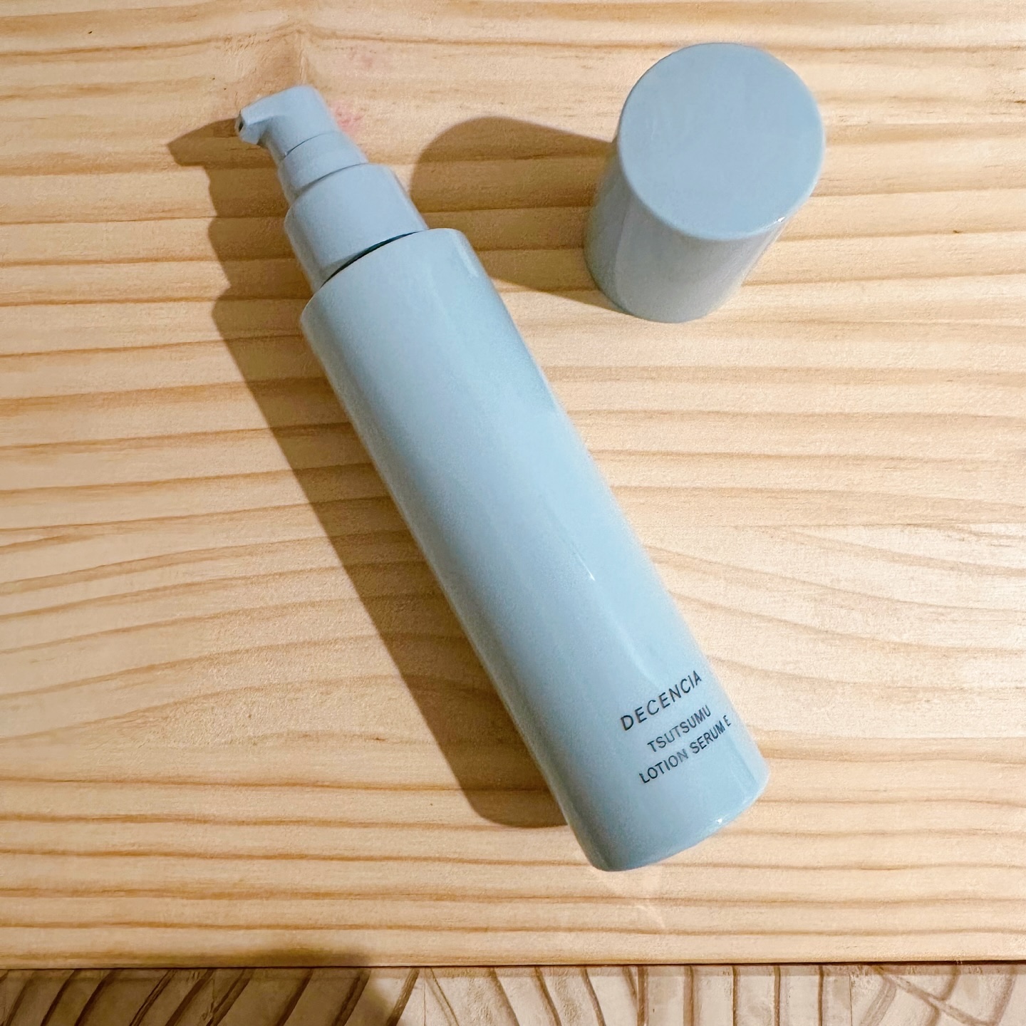 DECENCIA ディセンシア つつむ ローションセラム Eのクチコミ「【ディセンシア つつむ ローションセラムE】
トロッとした水々しいテクスチャーで
広げると徐々.....」（2枚目）