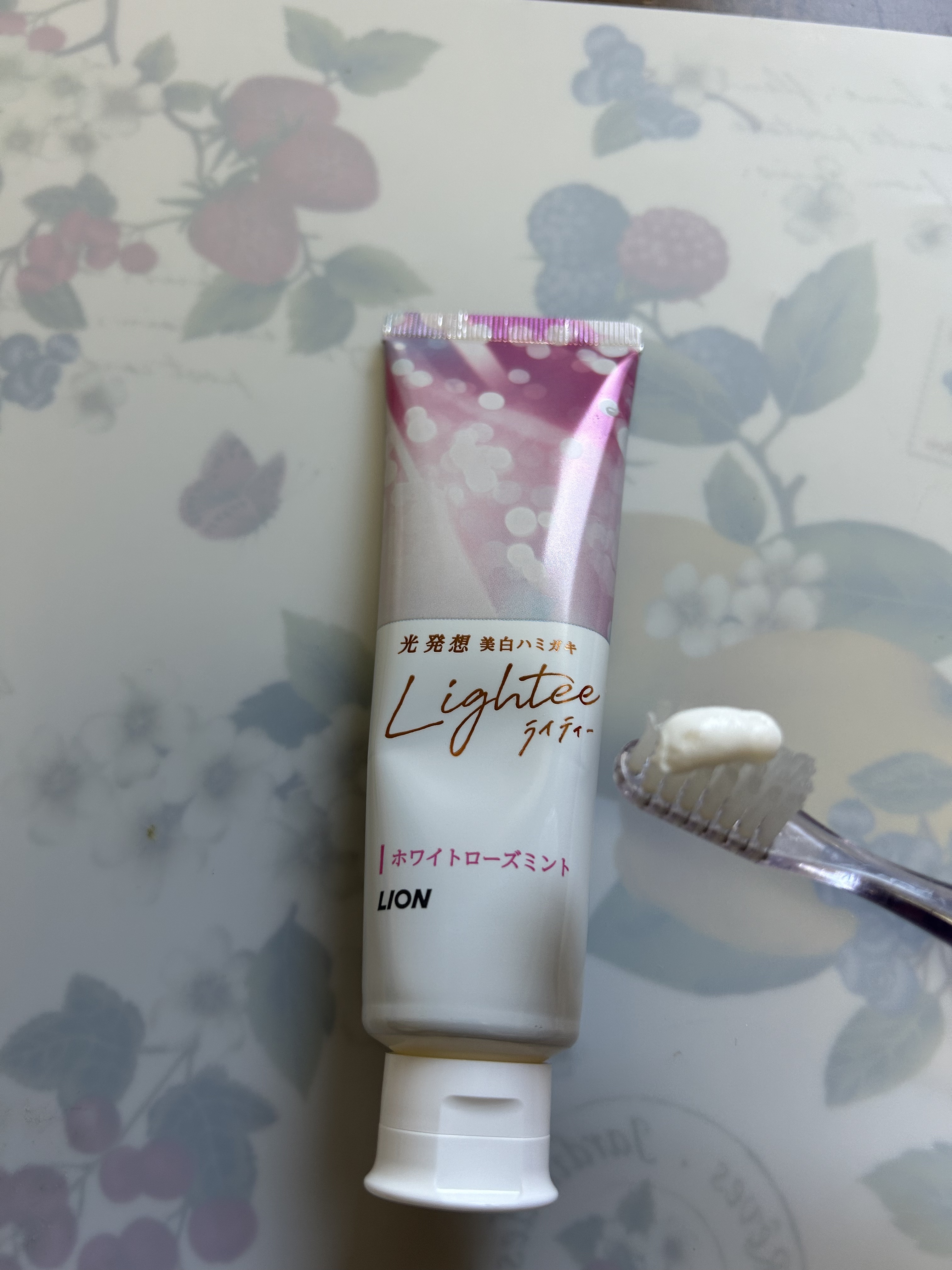 Lighteeハミガキ  ホワイトローズミント 100g/ライオン/歯磨き粉を使ったクチコミ（1枚目）