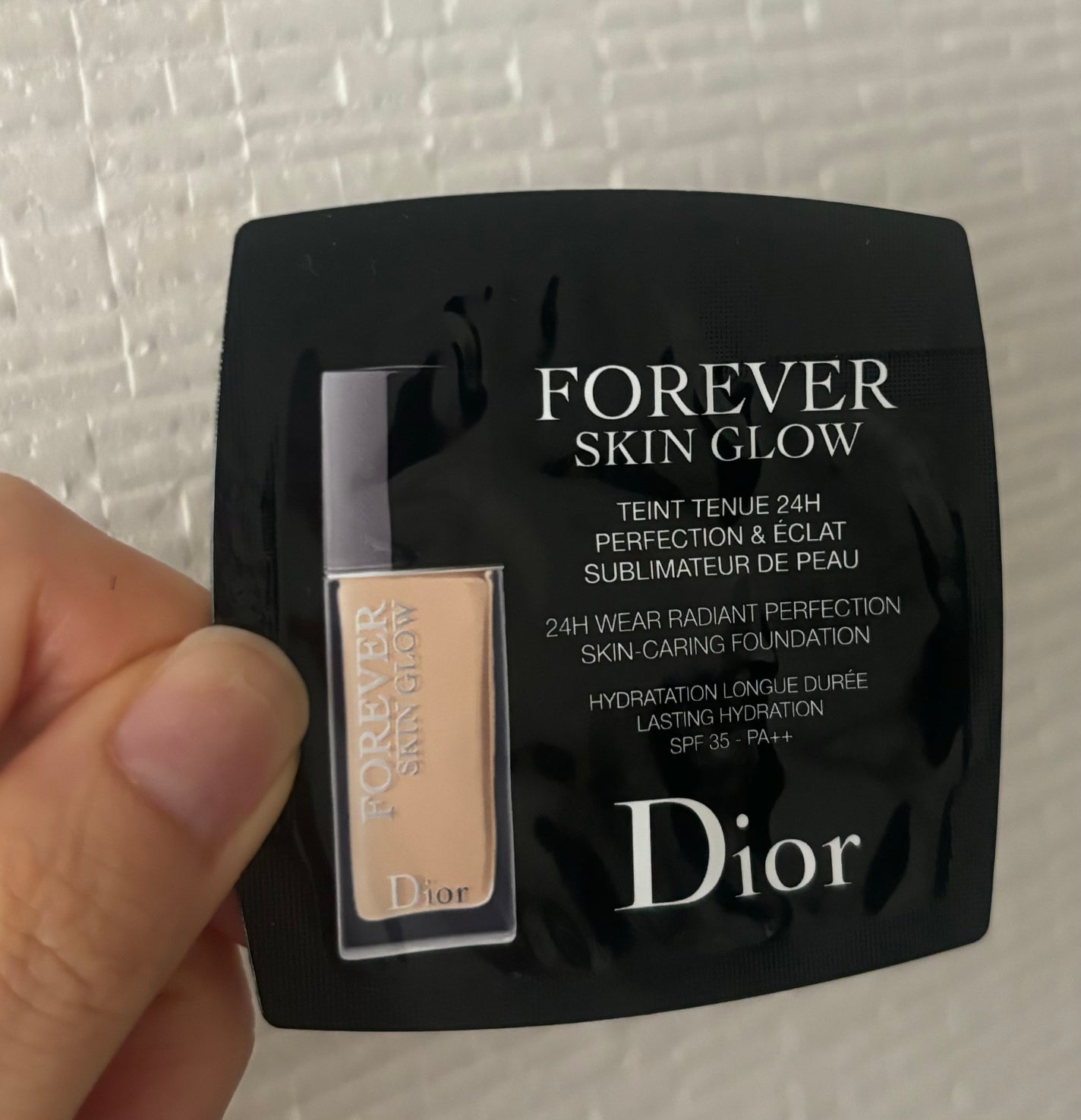 ディオールスキン フォーエヴァー フルイド グロウ/Dior/リキッドファンデーションを使ったクチコミ(1枚目)