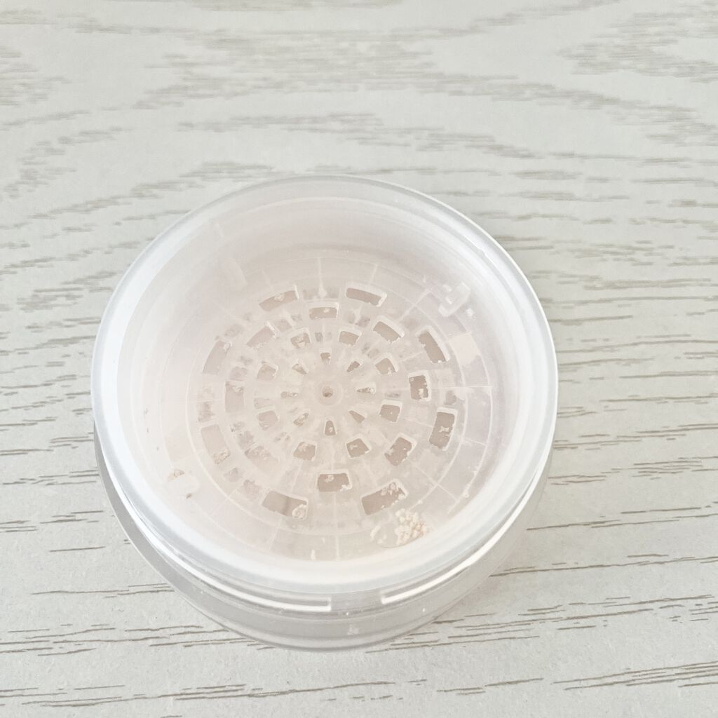 エアリータッチ フィニッシングパウダー /RMK/ルースパウダーを使ったクチコミ（3枚目）