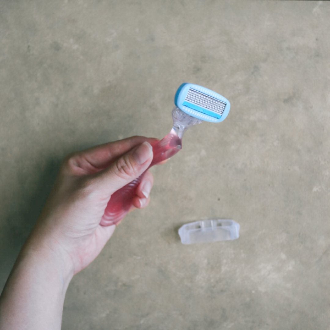 ハイドロシルク ホルダー (刃付き+替刃1コ)/ハイドロシルク/シェーバーを使ったクチコミ(3枚目)