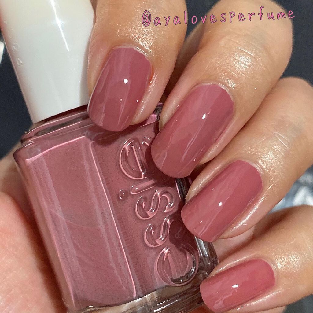 ヌーディーネイルのネイルデザイン】ネイルポリッシュ｜エッシーの