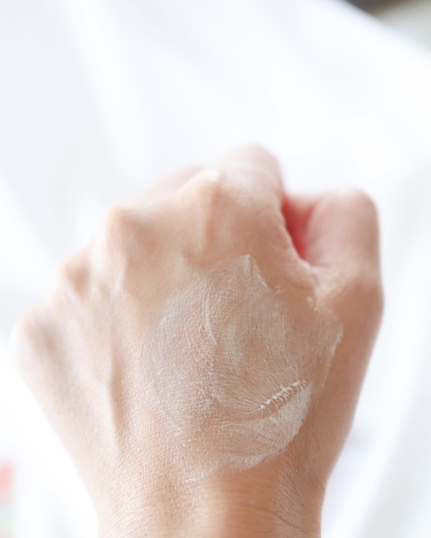 ニベアUV ディープ プロテクト&ケア トーンアップ エッセンス/ニベア/日焼け止めローションを使ったクチコミ(5枚目)